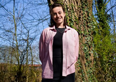 Leah duwt programma van de kant